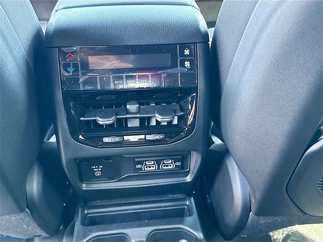 2025 Jeep Grand Cherokee Altitude X photo 20