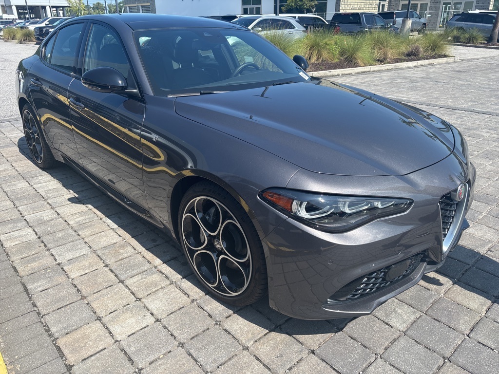 2024 Alfa Romeo Giulia Ti photo 4