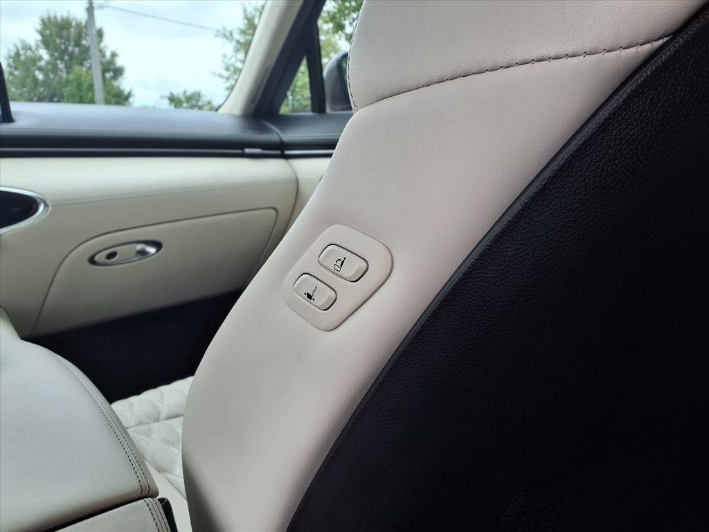 2022 Genesis GV70 3.5T Sport photo 11