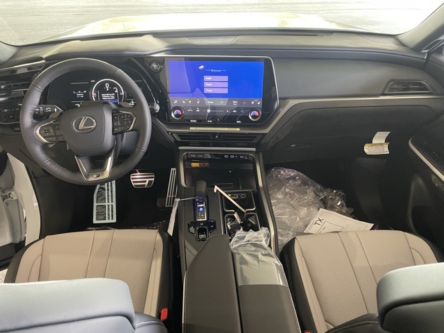 2025 Lexus TX 500h F SPORT Performance Premium photo 4