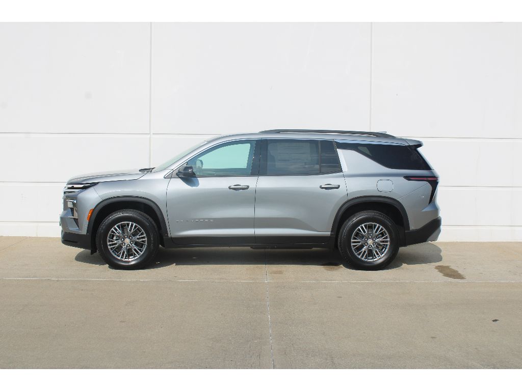 2026 Chevrolet Traverse photo 2