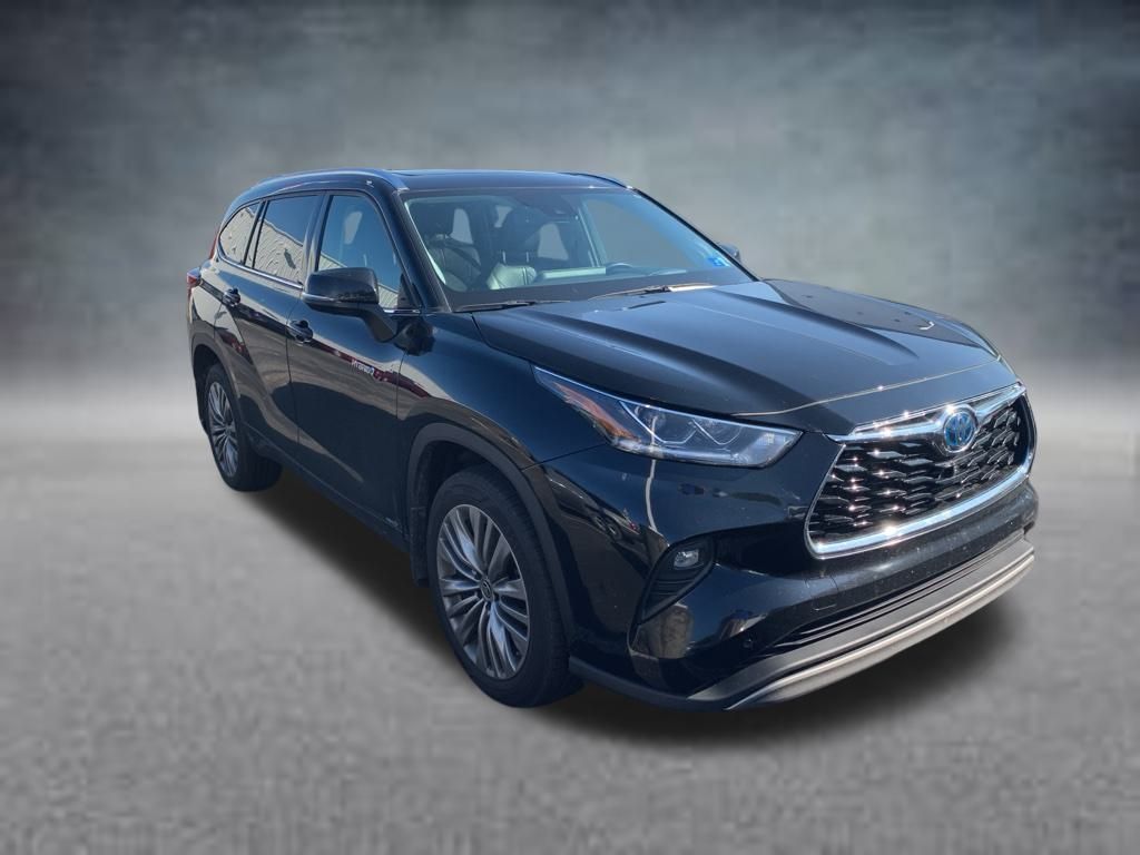 2021 Toyota Highlander Hybrid Platinum photo 2