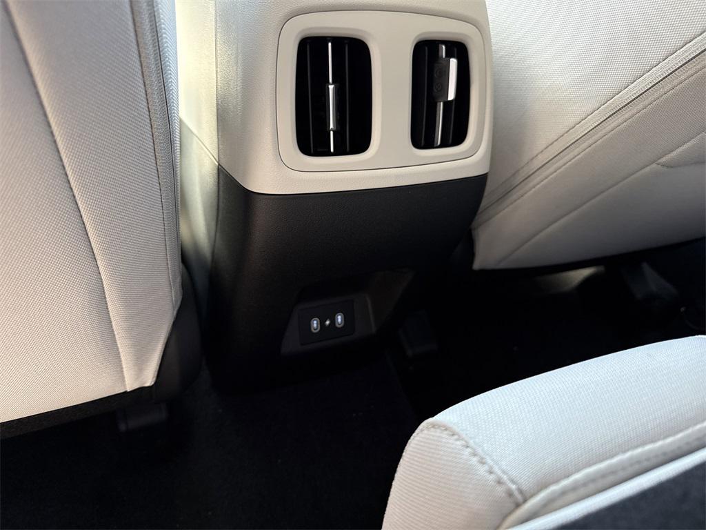 2026 Hyundai Tucson SEL photo 12