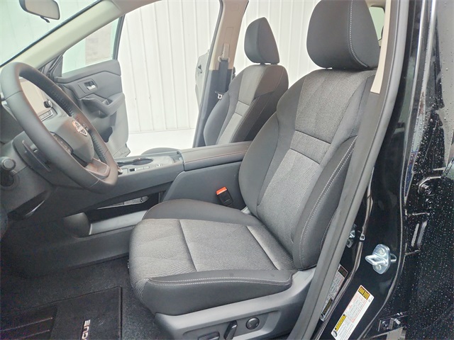 2025 Nissan Rogue SV photo 17