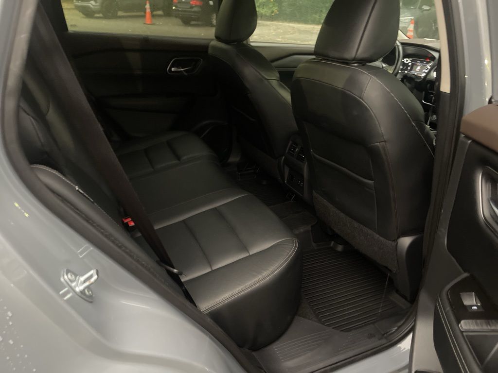 2021 Nissan Rogue SL photo 20