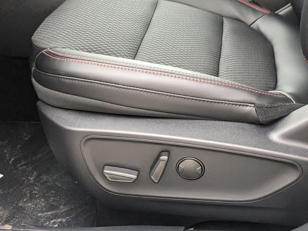 2025 Ford Escape ST-Line photo 18