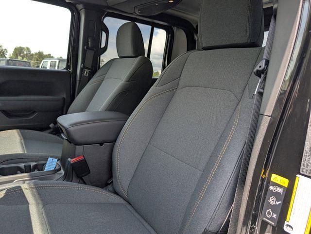 2025 Jeep Gladiator Sport S photo 14