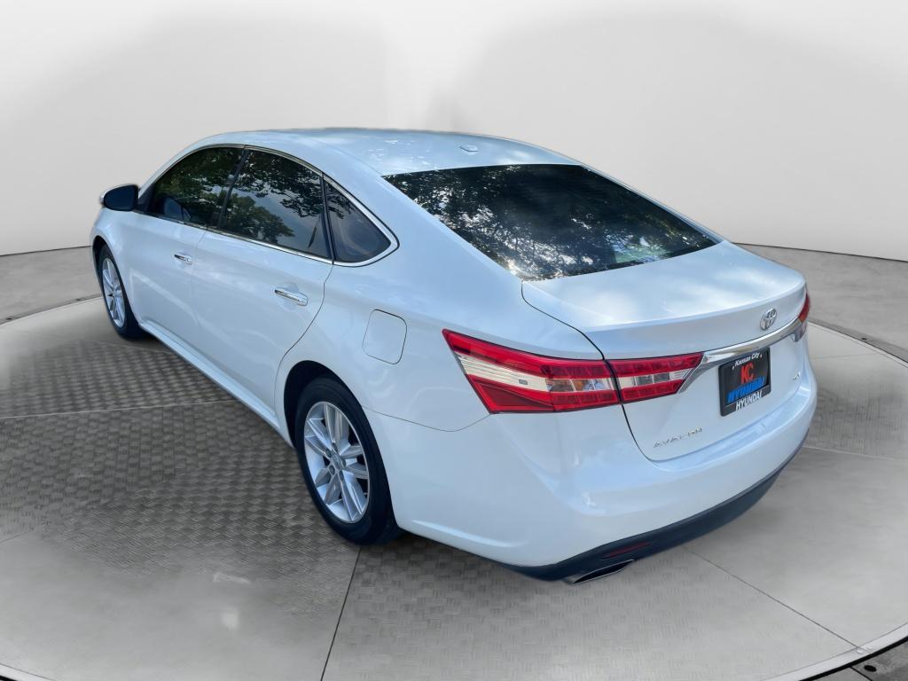 2015 Toyota Avalon XLE photo 3