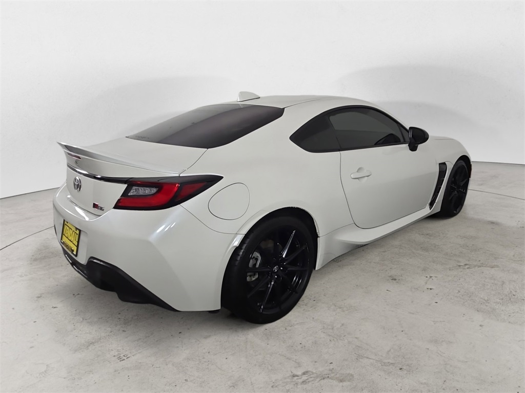 2024 Toyota GR86 Premium photo 5