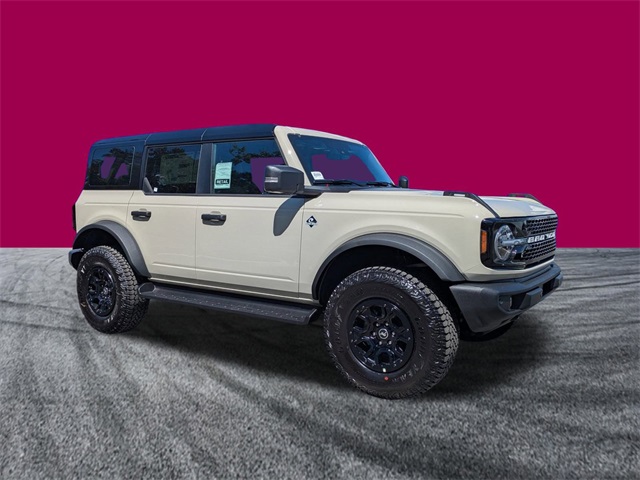 2025 Ford Bronco Outer Banks photo 2