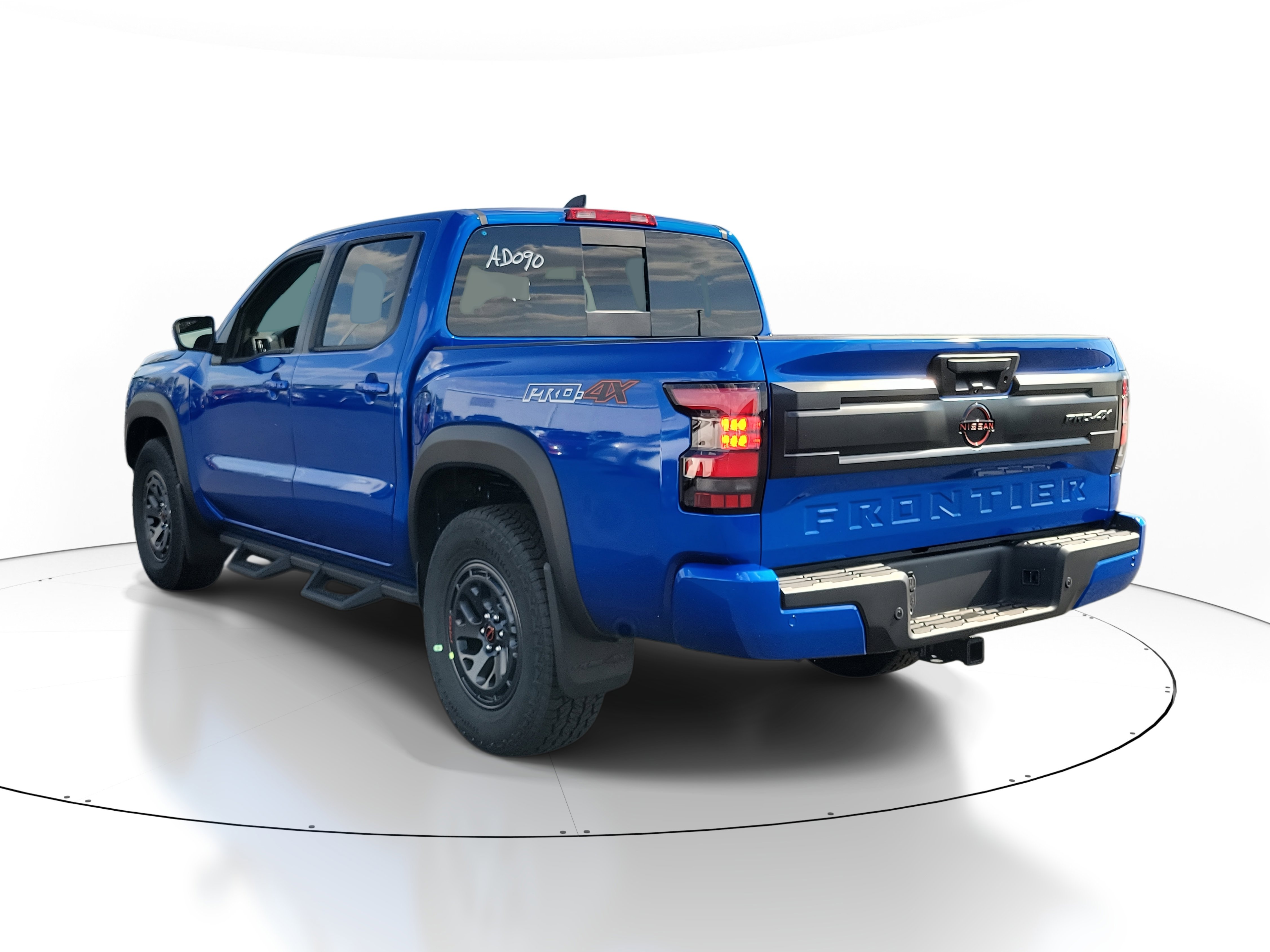 2026 Nissan Frontier Crew Cab PRO-4X photo 3