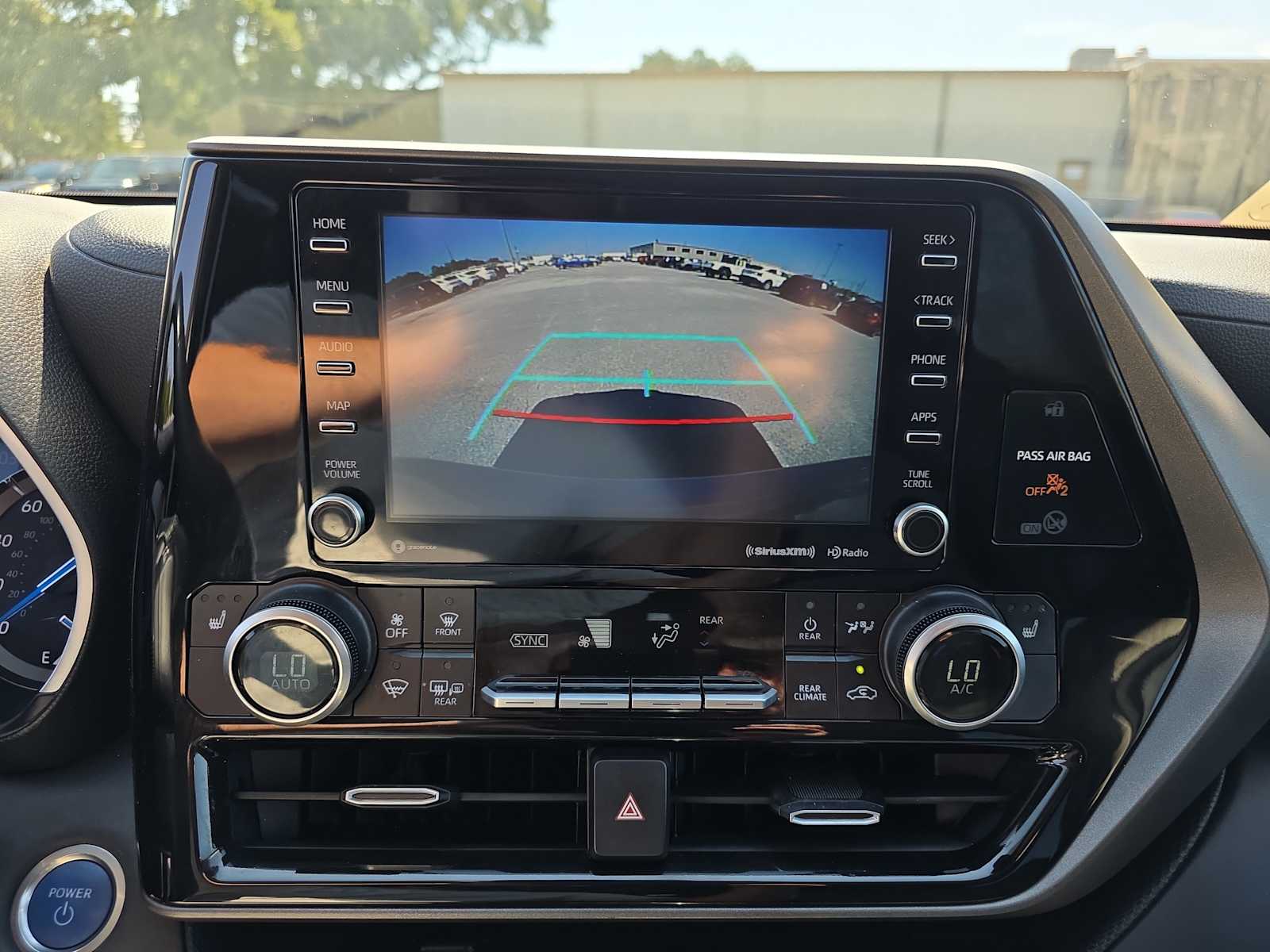 2021 Toyota Highlander Hybrid XLE photo 14