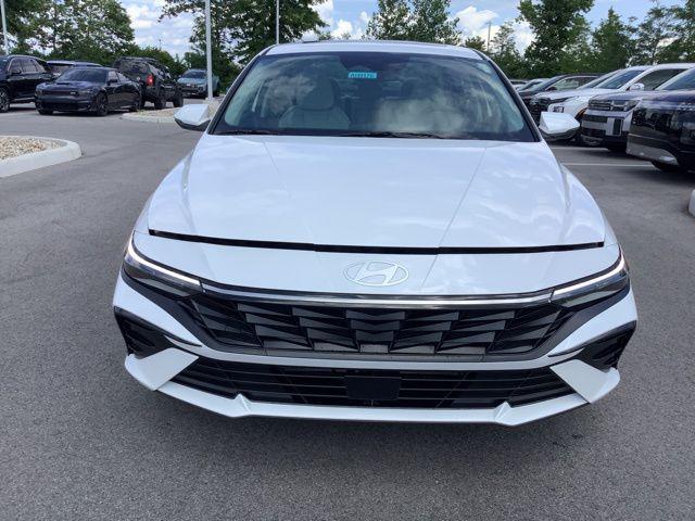 2025 Hyundai Elantra Limited photo 2