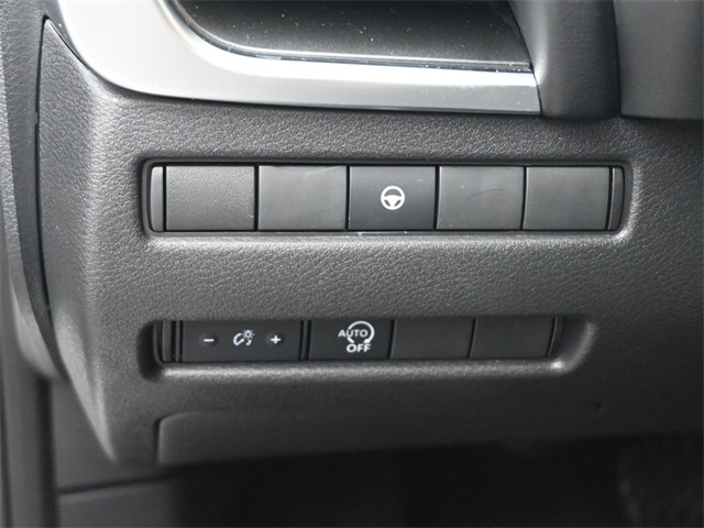 2023 Nissan Rogue SV photo 17