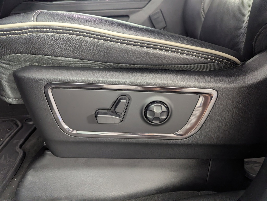 2023 Ram 1500 Limited Night Edition photo 11