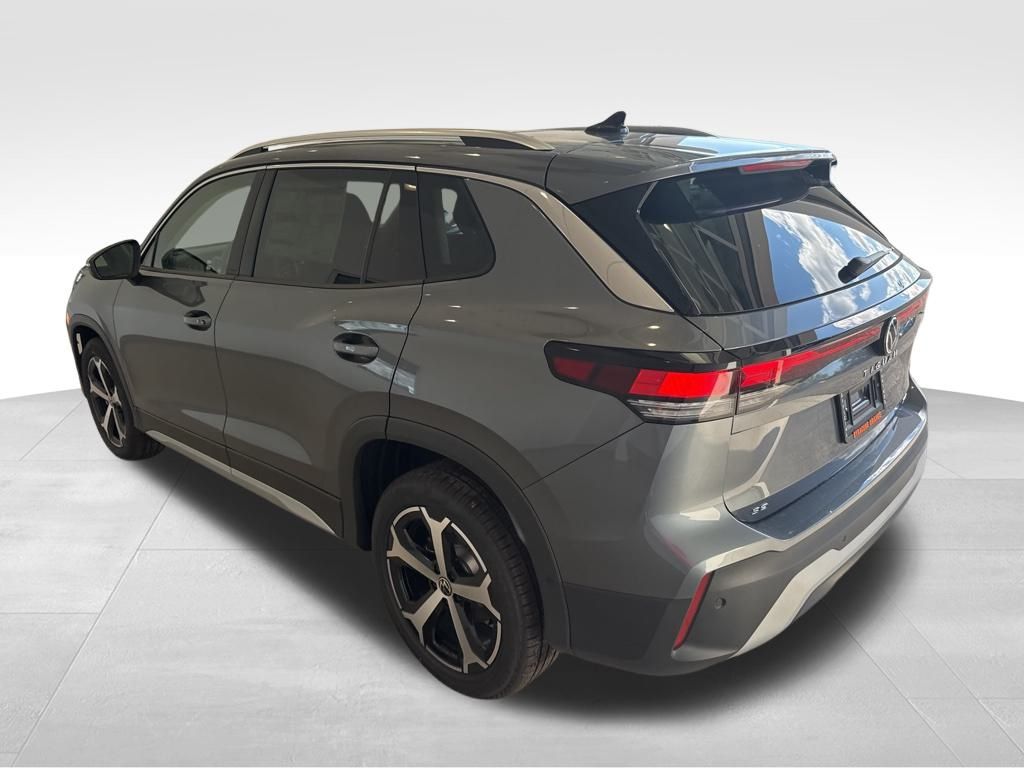 2025 Volkswagen Tiguan SE photo 3