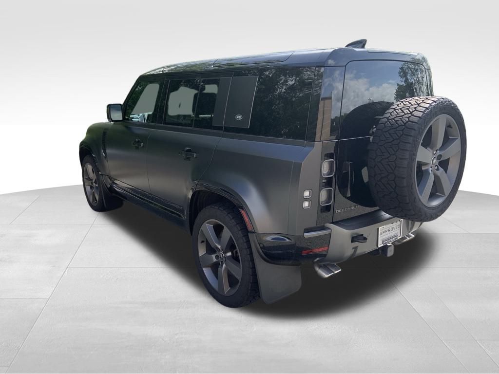 2024 Land Rover Defender 110 Carpathian Edition photo 6