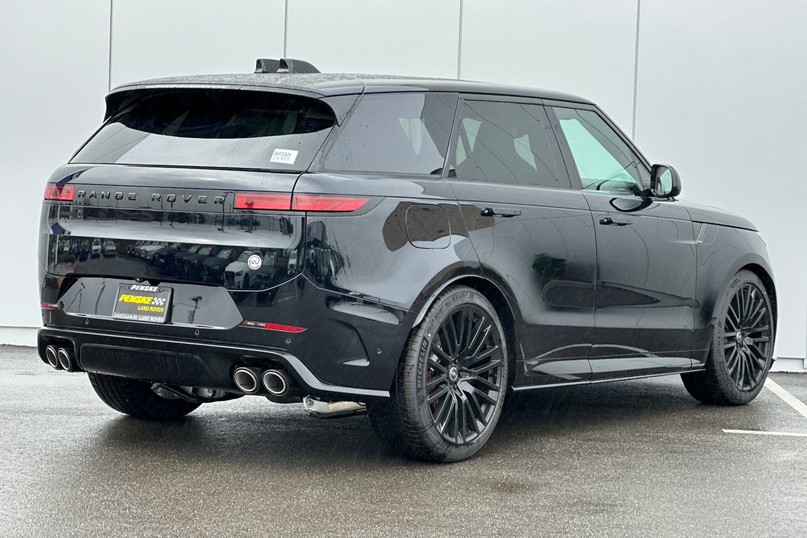 2025 Land Rover Range Rover Sport photo 4