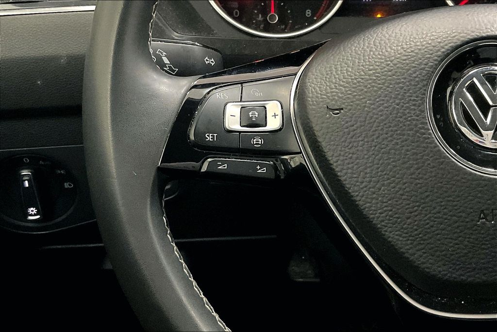 2021 Volkswagen Tiguan SE photo 17