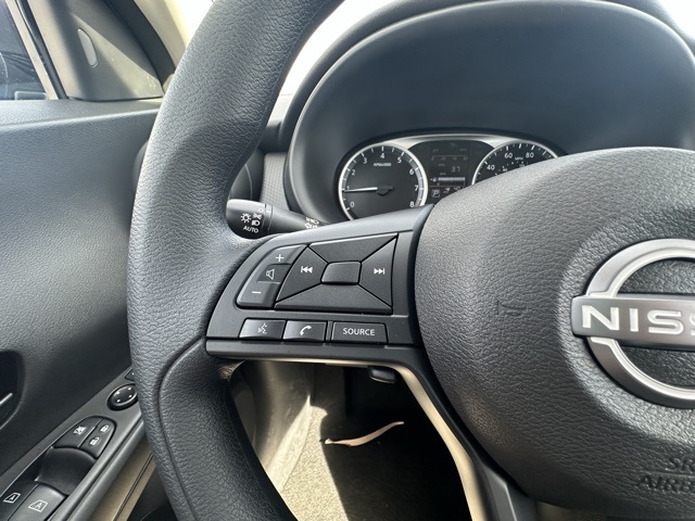 2025 Nissan Kicks Play S photo 10
