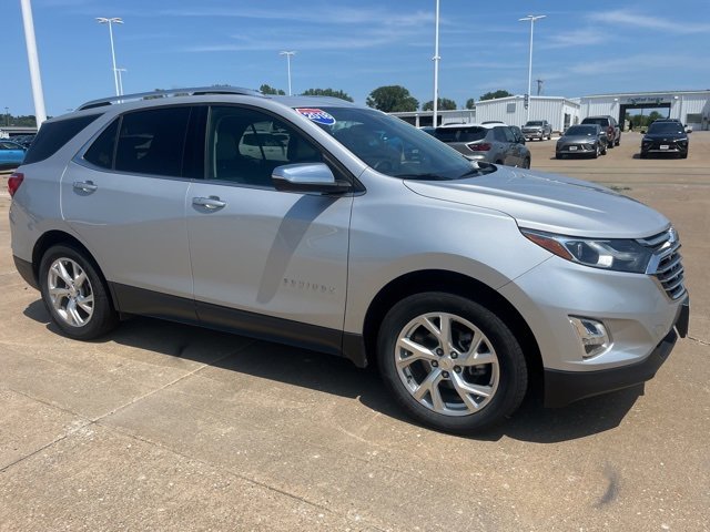 Used 2018 Chevrolet Equinox Premier with VIN 2GNAXMEV1J6139050 for sale in Fort Madison, IA