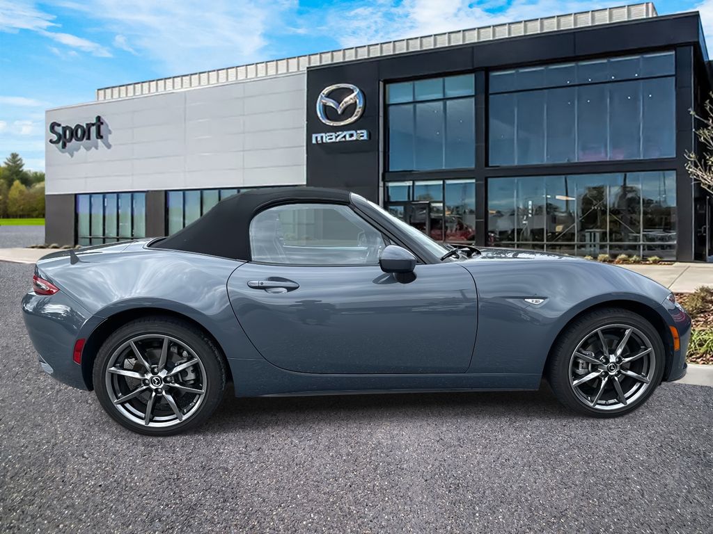 2020 Mazda MX-5 Miata Miata Grand Touring photo 2
