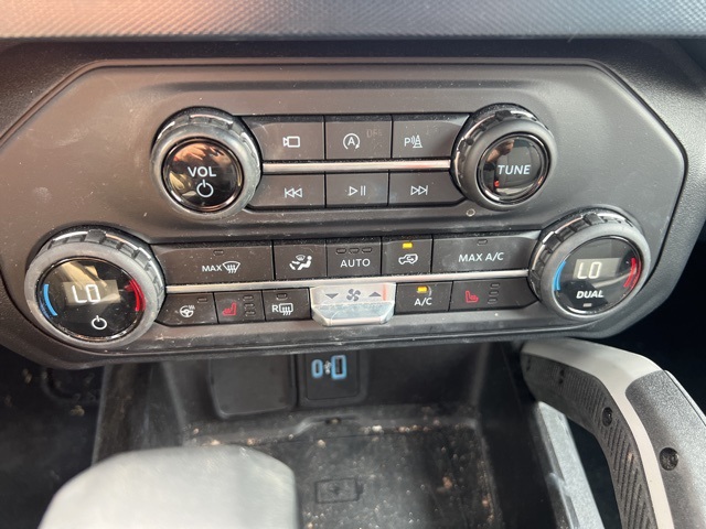 2023 Ford Bronco Outer Banks photo 26