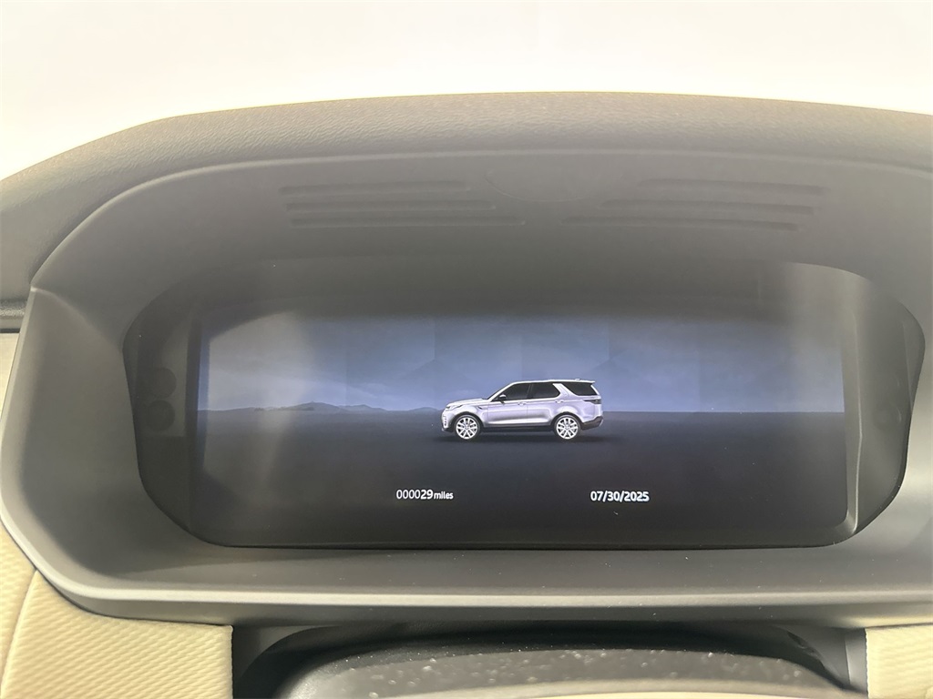 2025 Land Rover Discovery SE photo 14