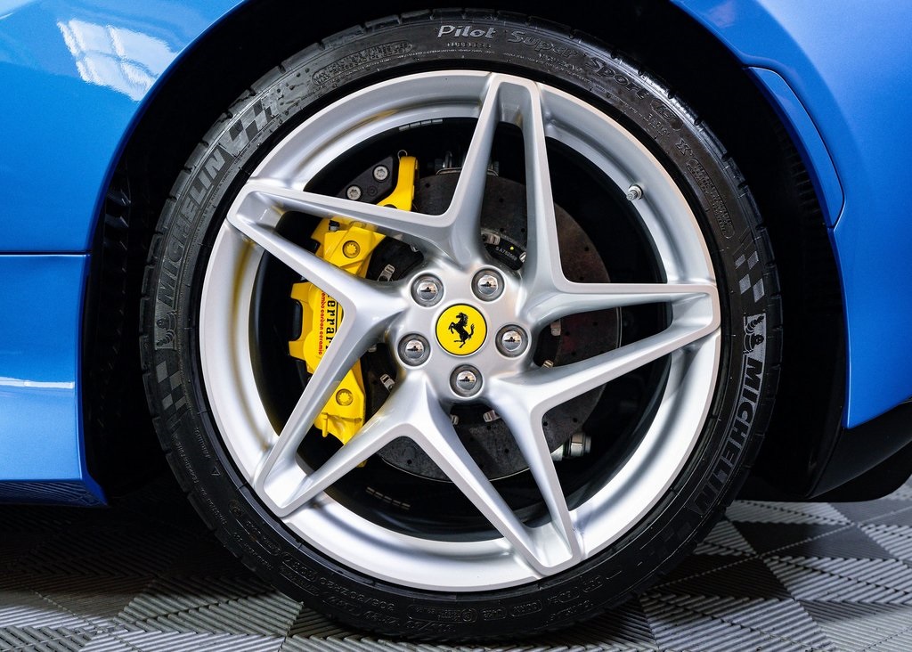 2023 Ferrari F8 Spider Base photo 13
