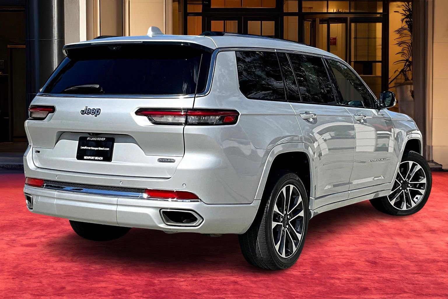 2022 Jeep Grand Cherokee Overland photo 9