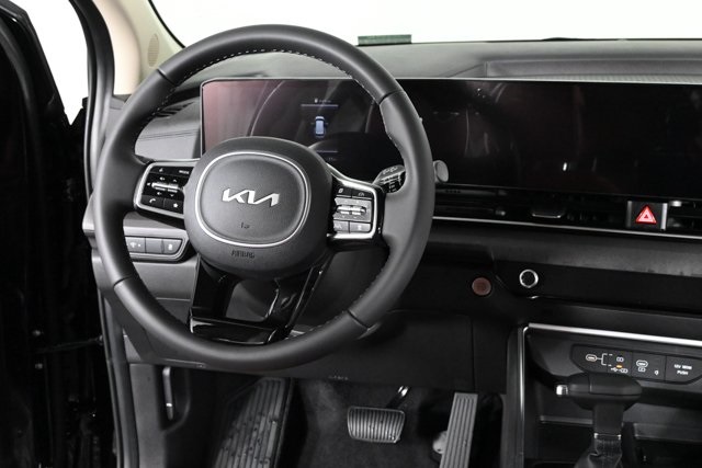 2026 Kia Carnival EX photo 3