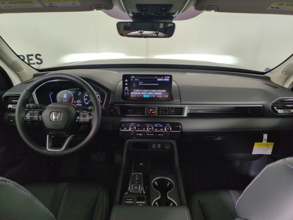 2025 Honda Pilot Touring photo 9