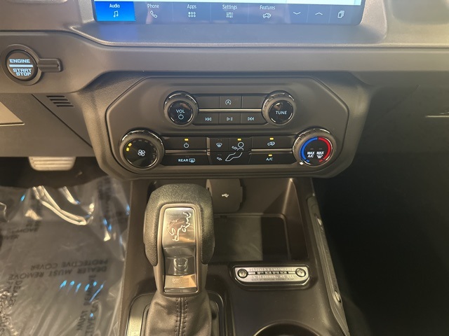 2025 Ford Bronco Base photo 16