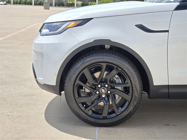 2025 Land Rover Discovery S photo 4