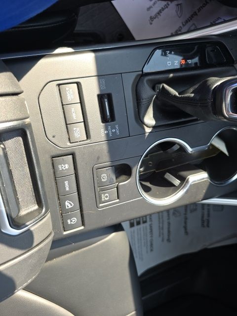 2021 Toyota Highlander XLE photo 17