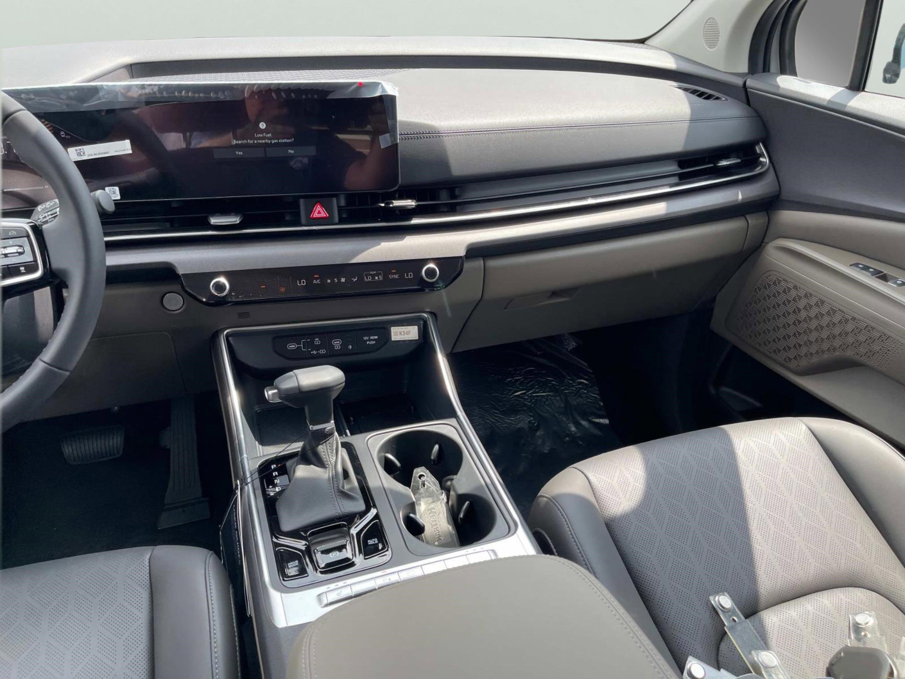 2026 Kia Carnival EX photo 23
