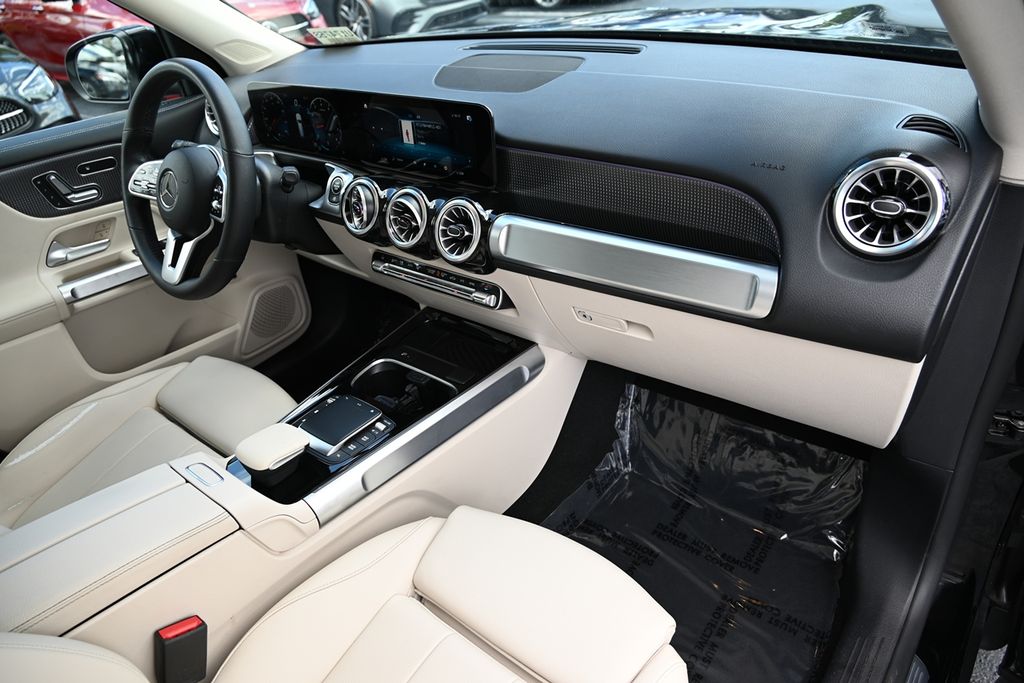 2022 Mercedes Benz GLB 250 photo 8