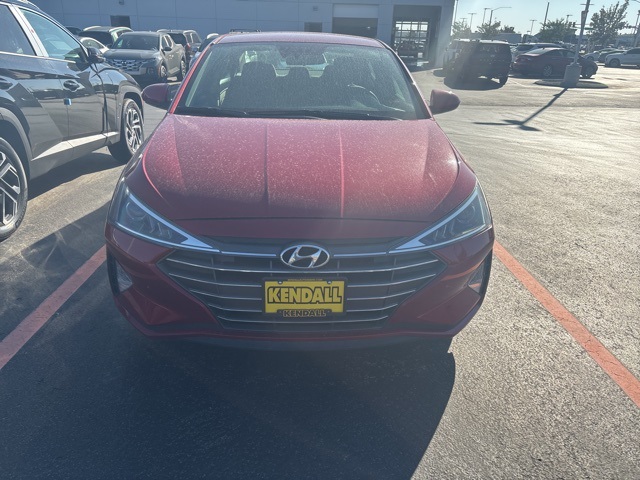 2020 Hyundai Elantra SEL photo 2