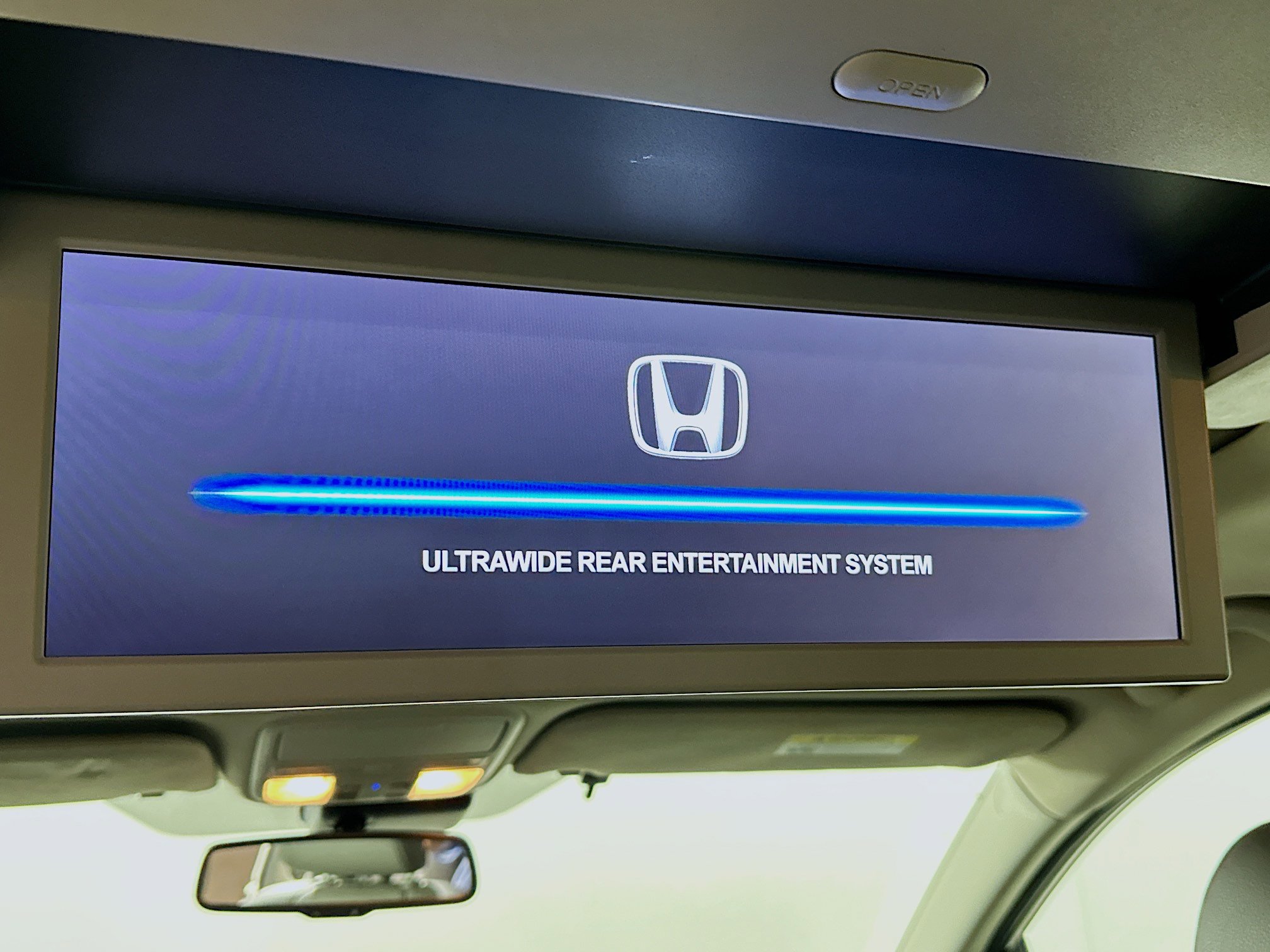 2014 Honda Odyssey Touring photo 24