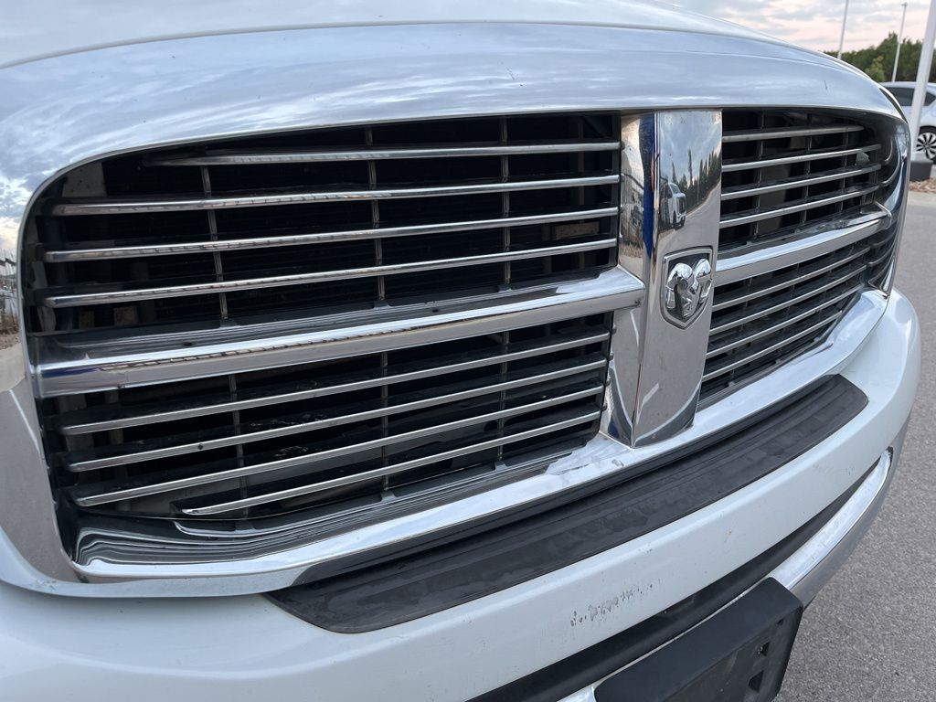 2008 Dodge Ram SLT photo 12