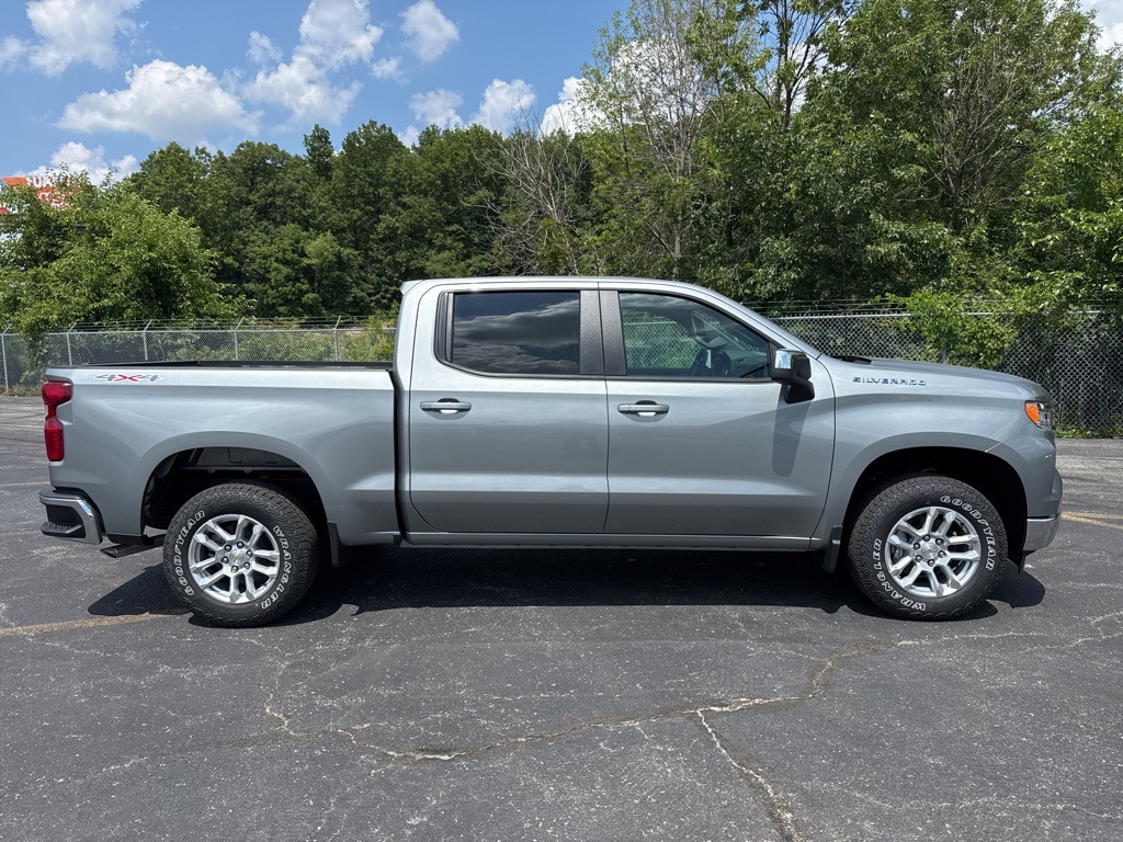2025 Chevrolet Silverado 1500 LT photo 2