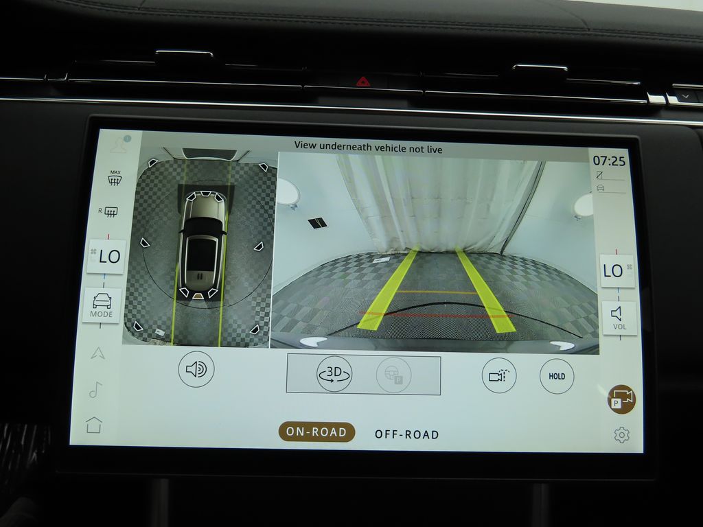 2025 Land Rover Range Rover SE photo 16