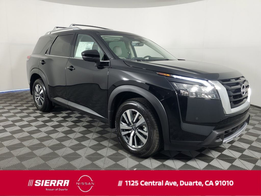 2025 Nissan Pathfinder SL's photo