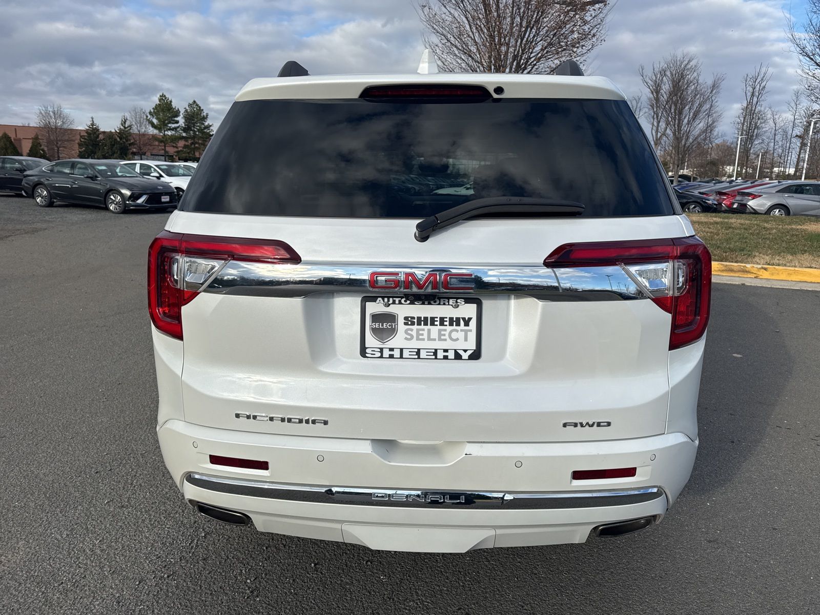 2023 Gmc Acadia Denali photo 2