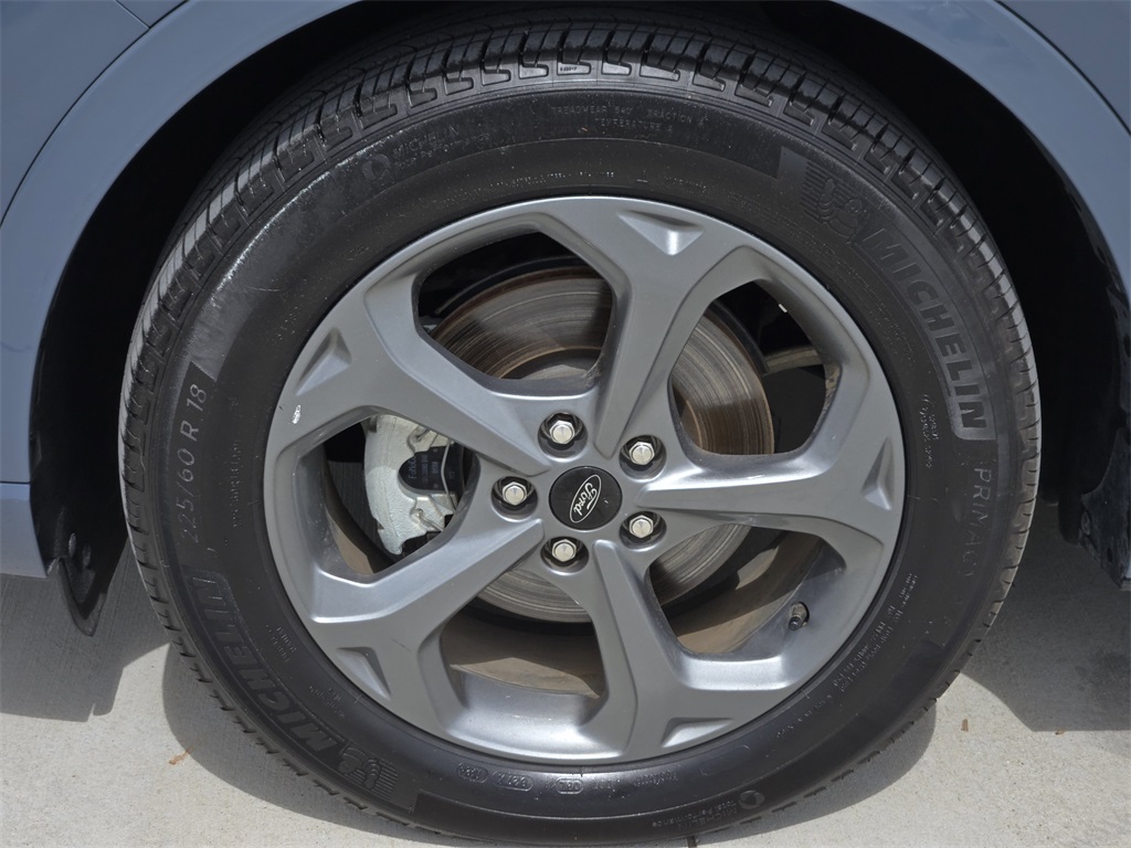 2024 Ford Escape ST-Line photo 9