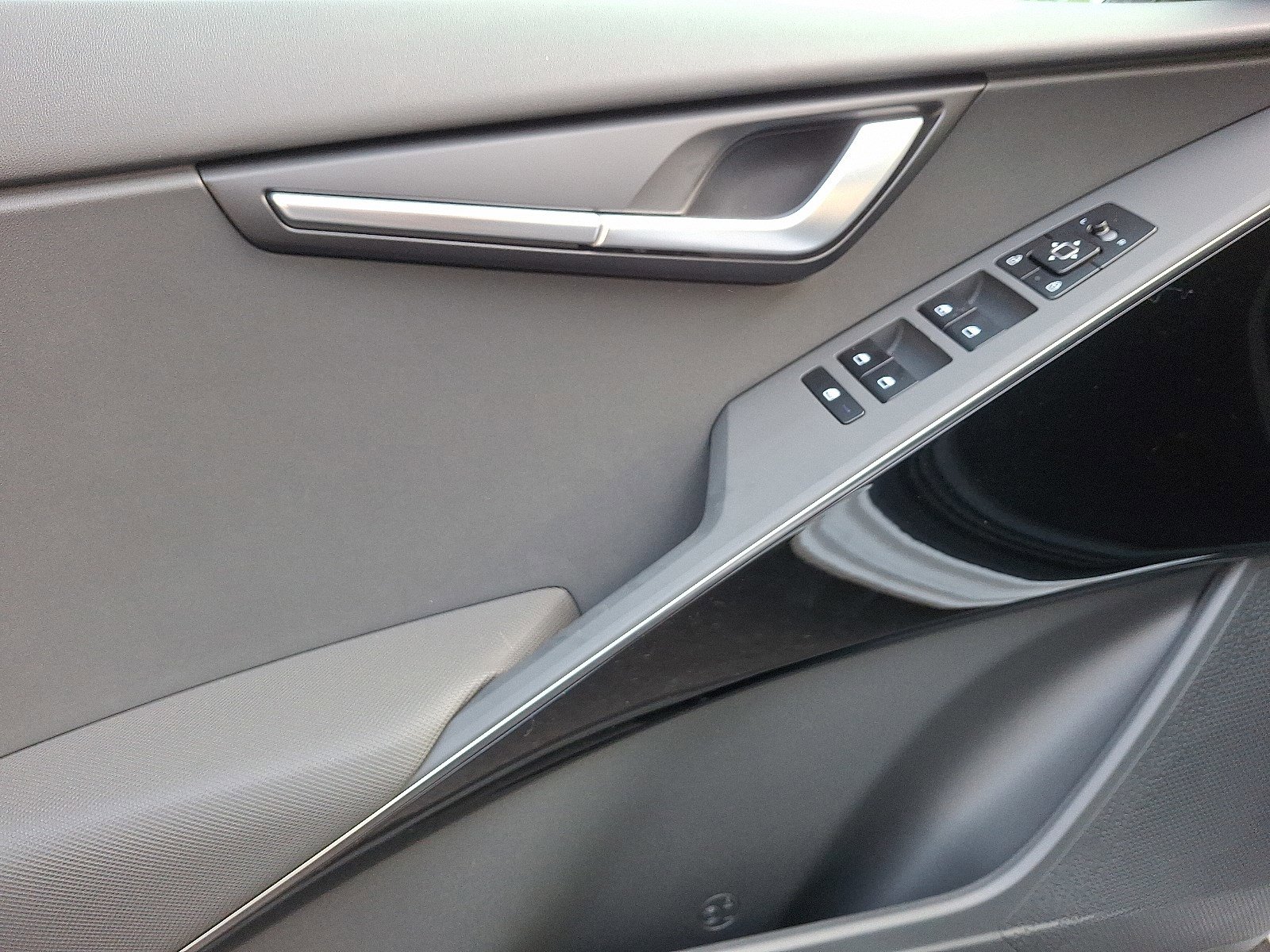 2025 Kia Niro EV Wind photo 4