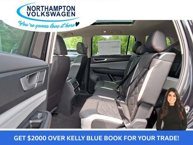 2025 Volkswagen Atlas Peak Edition SE photo 6