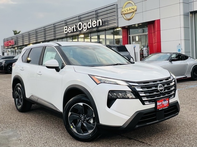 2026 Nissan Rogue SV's photo