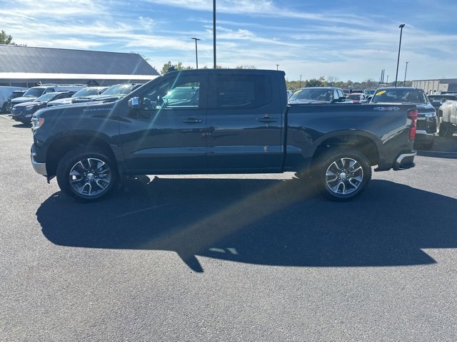 2026 Chevrolet Silverado 1500 LT photo 4
