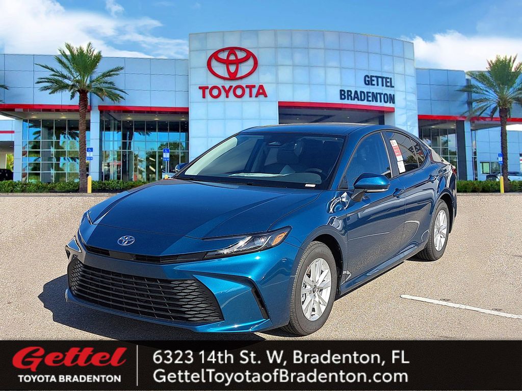 2026 Toyota Camry LE's photo